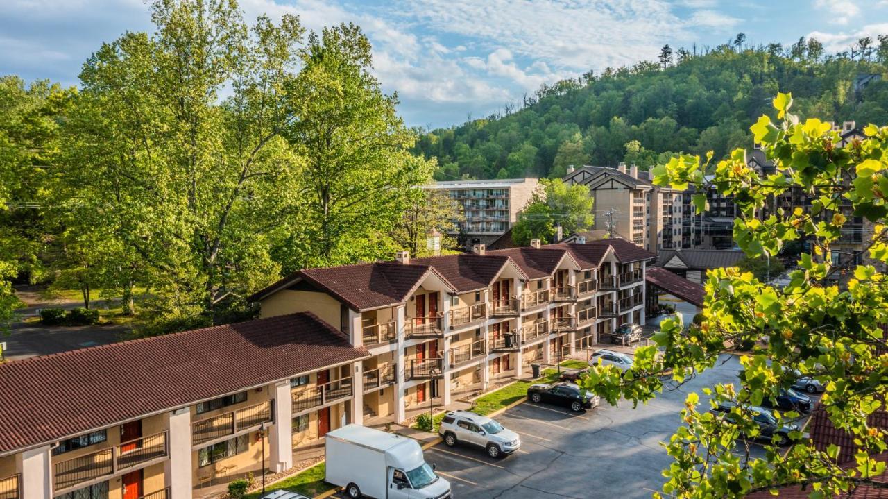 Hotel Super 8 By Wyndham Downtown Gatlinburg At Convention Center Zewnętrze zdjęcie