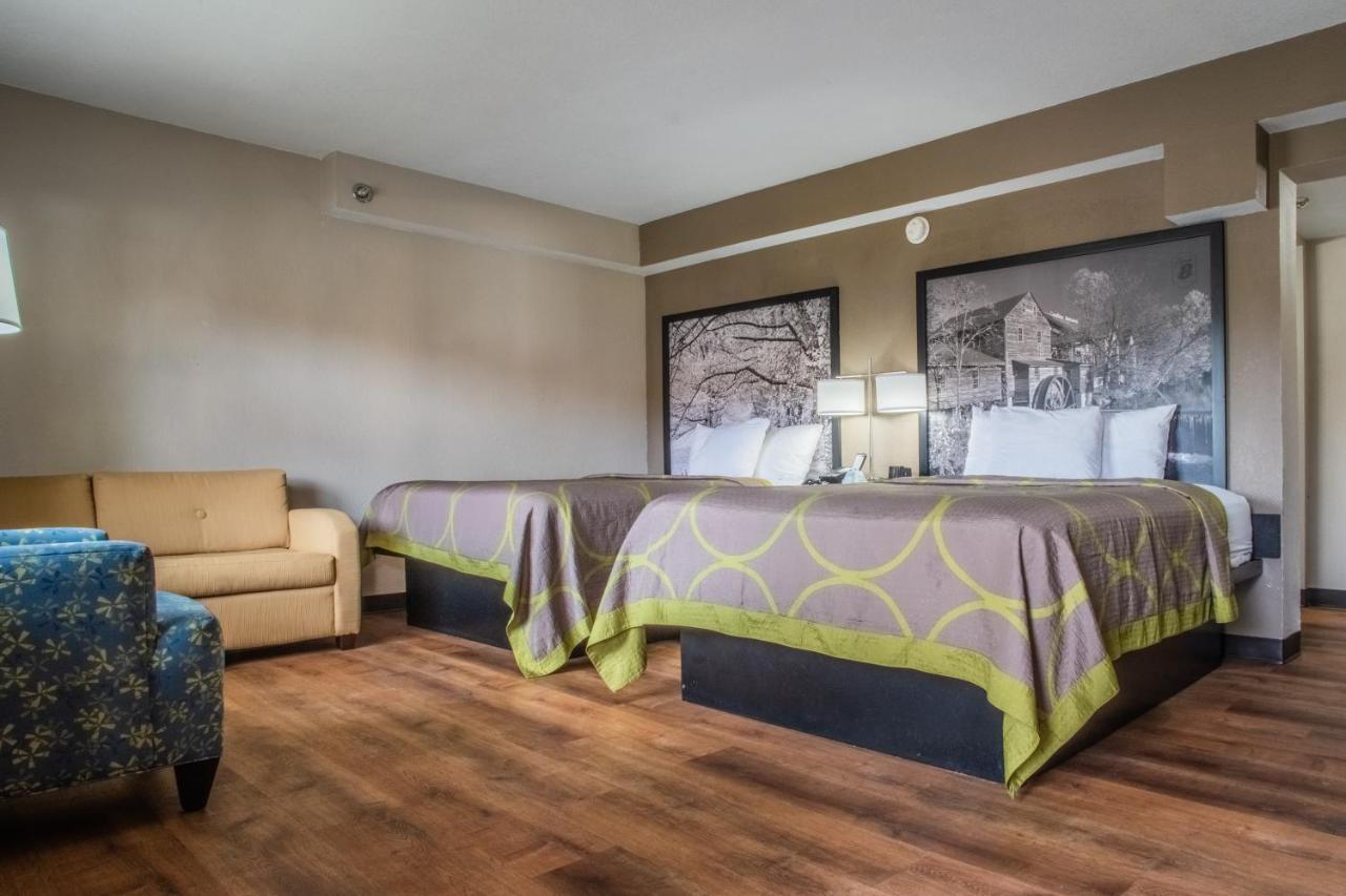 Hotel Super 8 By Wyndham Downtown Gatlinburg At Convention Center Zewnętrze zdjęcie