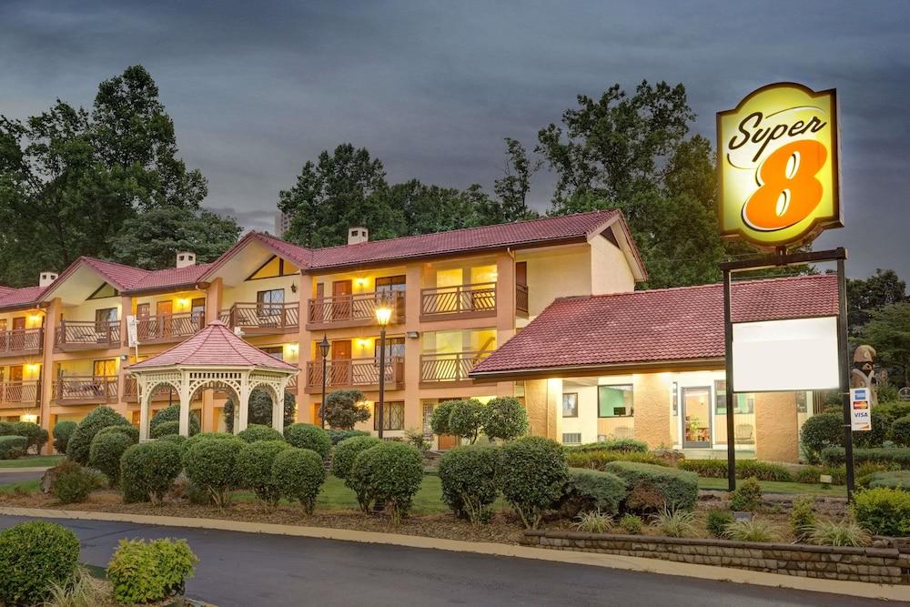 Hotel Super 8 By Wyndham Downtown Gatlinburg At Convention Center Zewnętrze zdjęcie