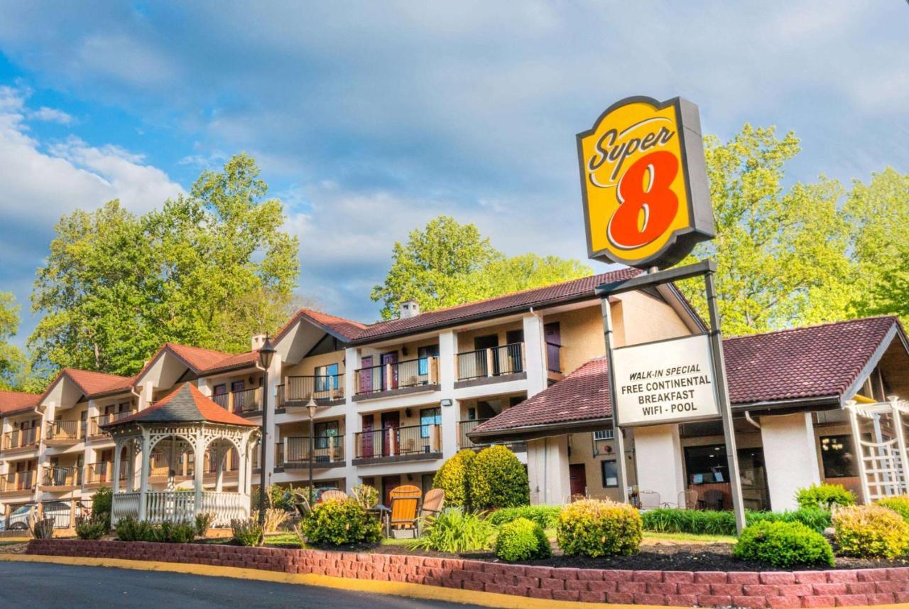 Hotel Super 8 By Wyndham Downtown Gatlinburg At Convention Center Zewnętrze zdjęcie