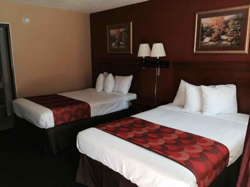 Hotel Super 8 By Wyndham Downtown Gatlinburg At Convention Center Zewnętrze zdjęcie